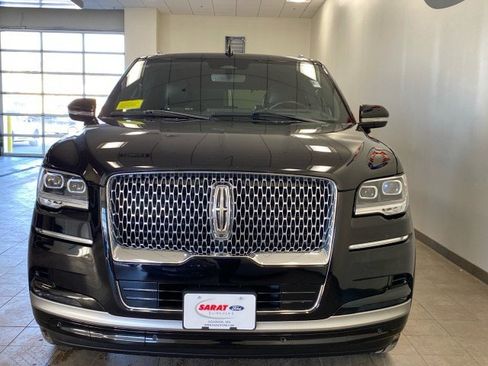 Certified 2024 Lincoln Navigator Reserve AWD/4WD image 3