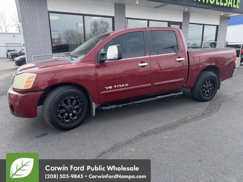 Used 2005 Nissan Titan LE w/ (U01) Nissan Navigation Pkg image 2