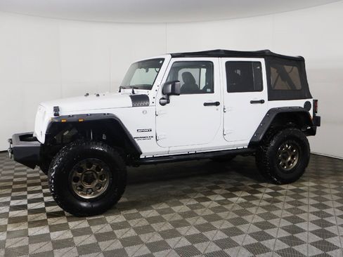 Used 2015 Jeep Wrangler Unlimited Sport w/ Connectivity Group image 12