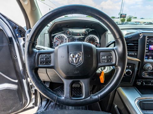 Used 2018 RAM 2500 Lone Star w/ Sport Appearance Group AWD/4WD image 17