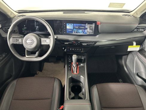 New 2025 Nissan Kicks SR AWD/4WD image 4