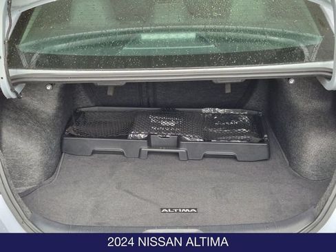Used 2024 Nissan Altima 2.5 SR w/ SR Premium Package FWD image 8