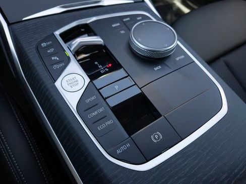 New 2026 BMW 330i Sedan w/ Convenience Package RWD image 10