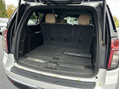 Used 2022 Chevrolet Suburban Premier image 12