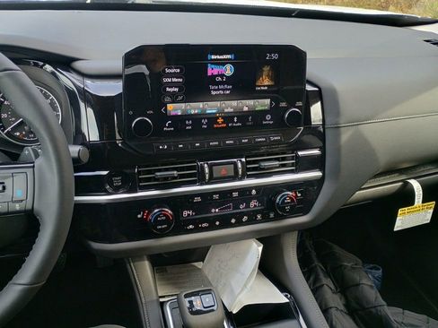 New 2025 Nissan Pathfinder SL w/ Lighting Package (N92) image 19