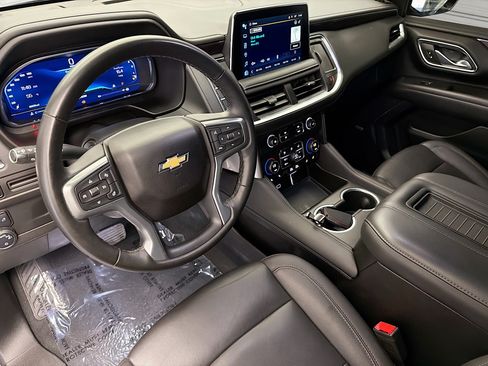 Used 2024 Chevrolet Tahoe LT w/ Luxury Package RWD image 7