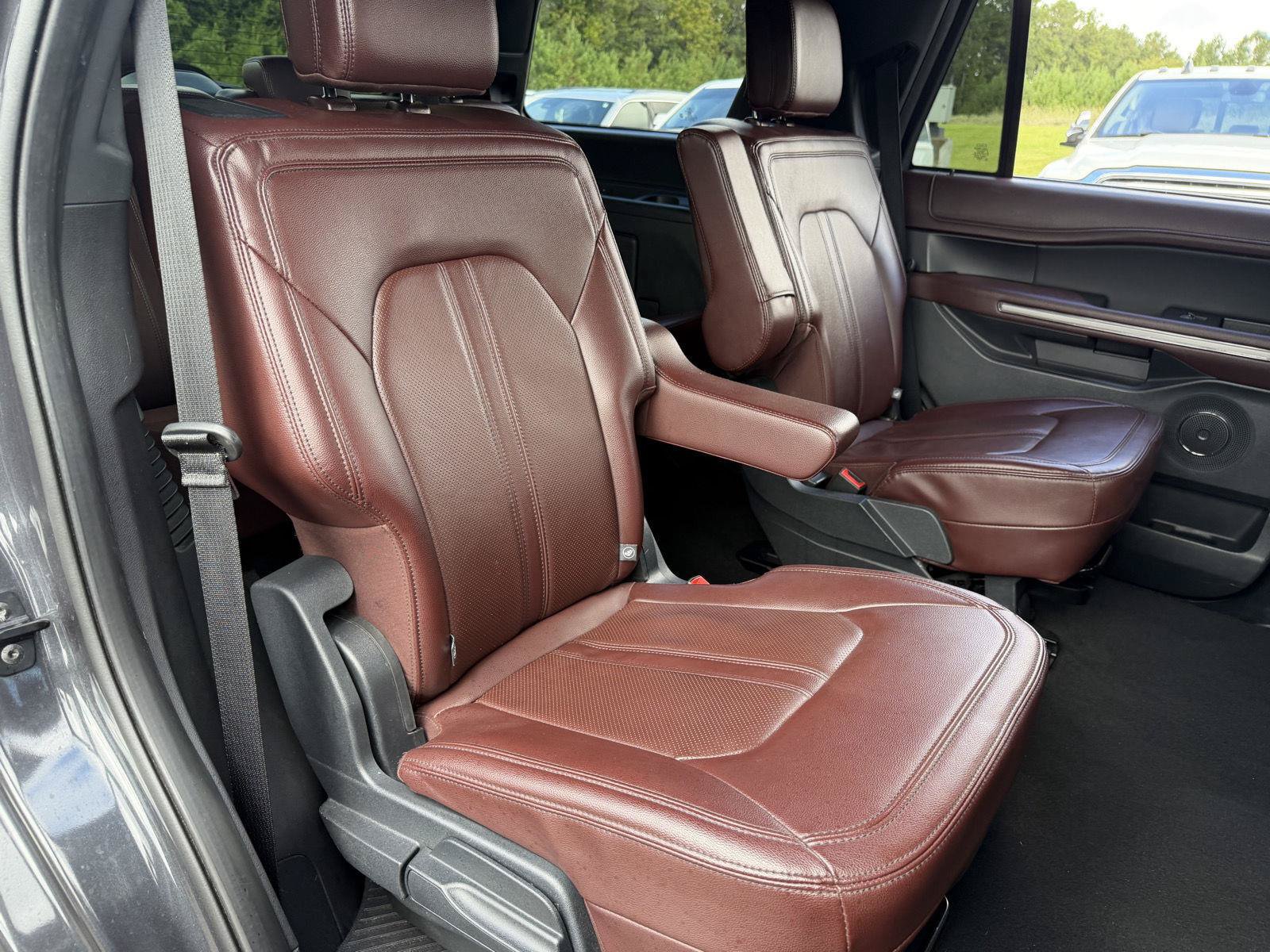 Used 2024 Ford Expedition Limited RWD image 19