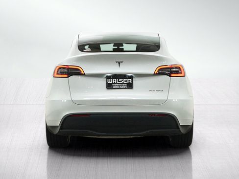 Used 2023 Tesla Model Y Long Range AWD/4WD image 4
