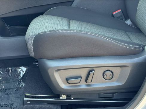 Used 2022 Nissan Rogue SV FWD image 27
