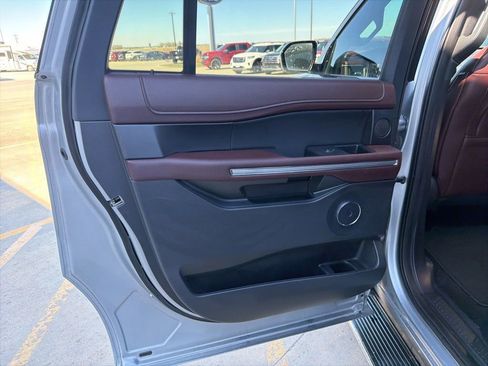 Used 2023 Ford Expedition Max Limited image 19