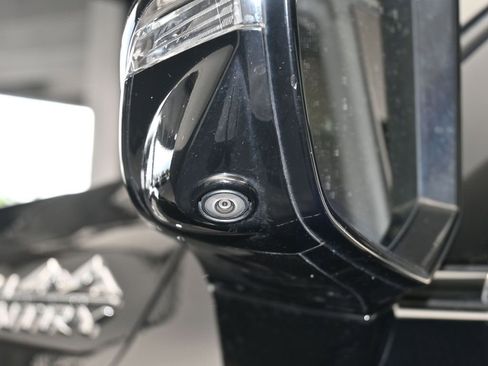 Used 2023 Chevrolet Tahoe High Country image 40