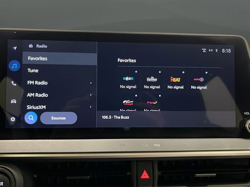 Used 2024 Toyota Prius XLE AWD/4WD image 16