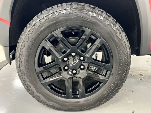 Used 2024 Chevrolet Colorado Trail Boss w/ Technology Package AWD/4WD image 26