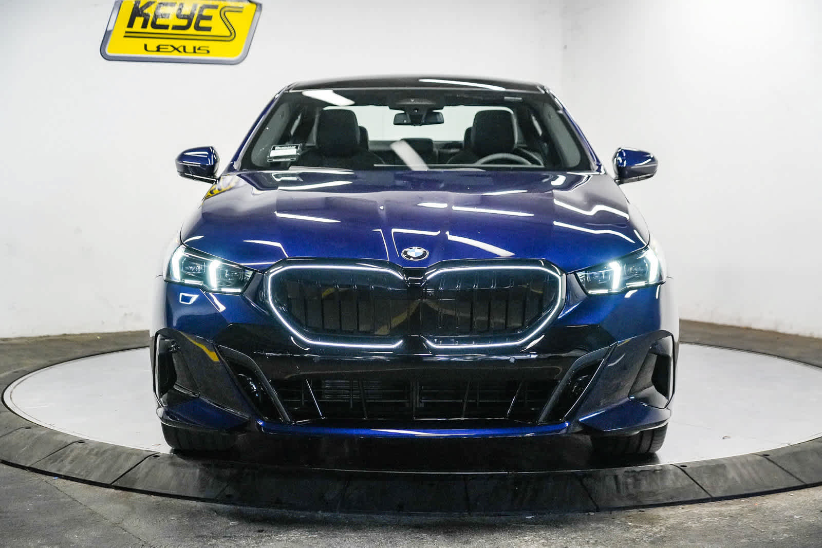 Used 2026 BMW 530i w/ M Sport Package RWD image 8