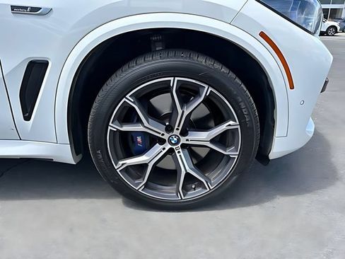 Used 2022 BMW X5 xDrive45e w/ M Sport Package AWD/4WD image 11