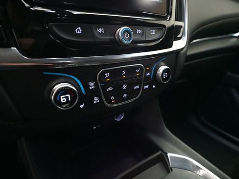 Used 2018 Chevrolet Traverse LT image 22
