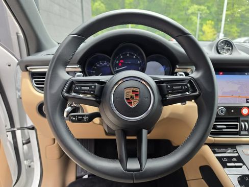 Used 2026 Porsche Macan AWD/4WD image 27