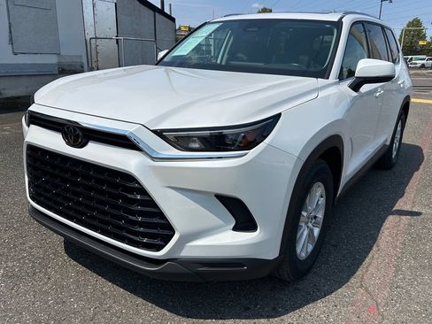 Certified 2025 Toyota Grand Highlander FWD image 1