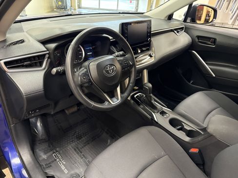 Used 2022 Toyota Corolla Cross LE w/ Black Badges Package (TMS) image 28