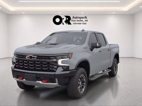 Used 2025 Chevrolet Silverado 1500 ZR2 w/ Technology Package AWD/4WD image 2