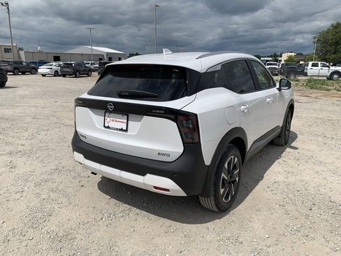 New 2025 Nissan Kicks SV w/ SV Premium Package image 5