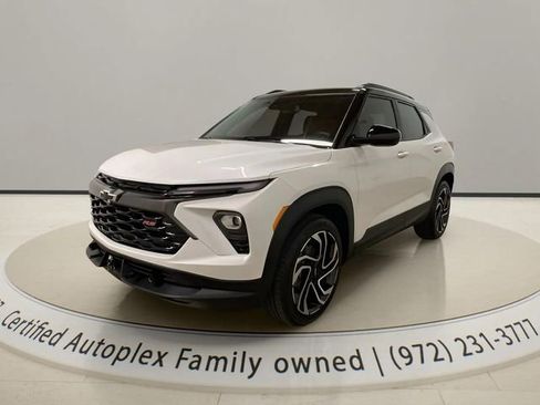 Used 2025 Chevrolet TrailBlazer RS w/ Convenience Package image 1