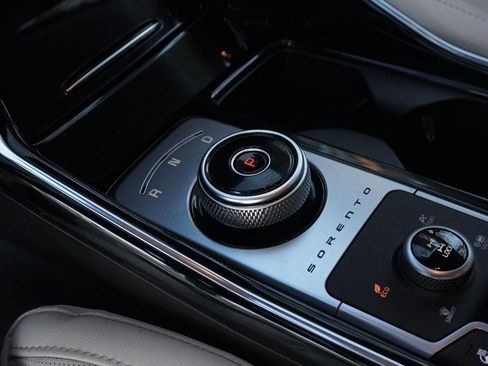 Used 2023 Kia Sorento SX Prestige image 60