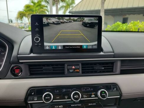 Used 2025 Honda Pilot Touring image 25