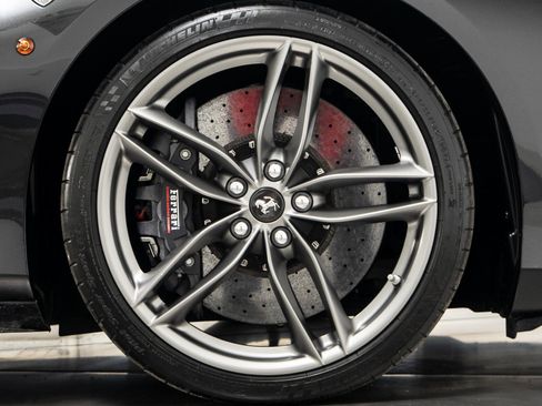 Used 2018 Ferrari 488 Spider image 38