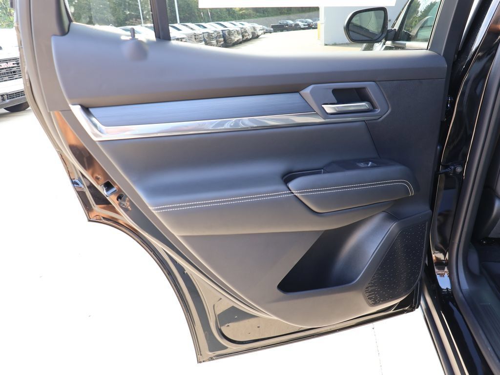 New 2027 GMC Terrain Elevation w/ Elevation Premium Package AWD/4WD image 24