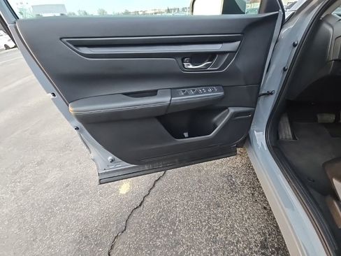 Used 2025 Honda CR-V LX image 12
