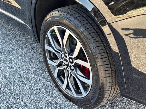 Used 2025 Cadillac XT6 Sport image 12