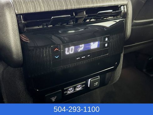 Used 2024 Jeep Wagoneer L Series II RWD image 28