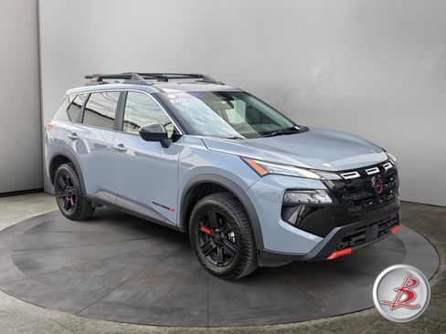Used 2026 Nissan Rogue SV AWD/4WD image 1