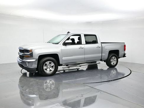Used 2018 Chevrolet Silverado 1500 LT w/ LT Eassist Package RWD image 5