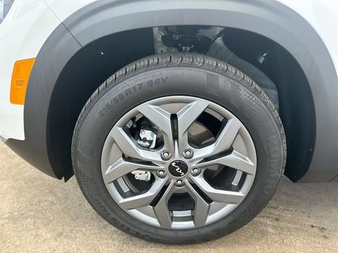Certified 2026 Kia Seltos LX FWD image 20