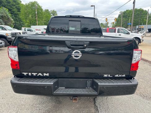 Used 2018 Nissan Titan SL AWD/4WD image 5