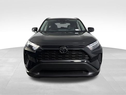 Used 2025 Toyota RAV4 XLE AWD/4WD image 9