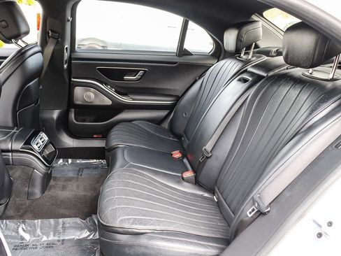 Certified 2022 Mercedes-Benz S 500 4MATIC image 19