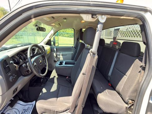 Used 2012 Chevrolet Silverado 2500 W/T AWD/4WD image 12