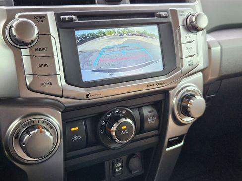 Used 2018 Toyota 4Runner SR5 Premium AWD/4WD image 10