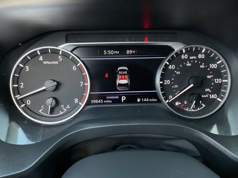 Used 2025 Nissan Rogue SV FWD image 33