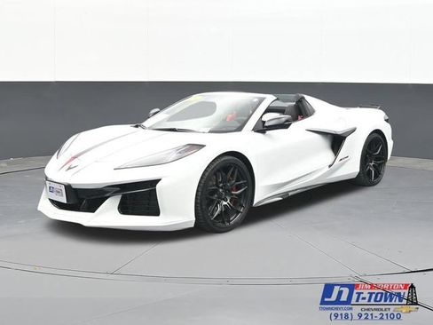 Used 2024 Chevrolet Corvette Z06 RWD image 4