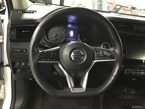 Used 2019 Nissan Rogue SL FWD image 12