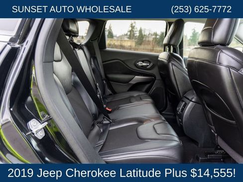 Used 2019 Jeep Cherokee Latitude Plus AWD/4WD image 75