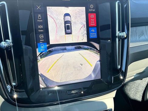 New 2026 Volvo XC40 B5 Plus image 27