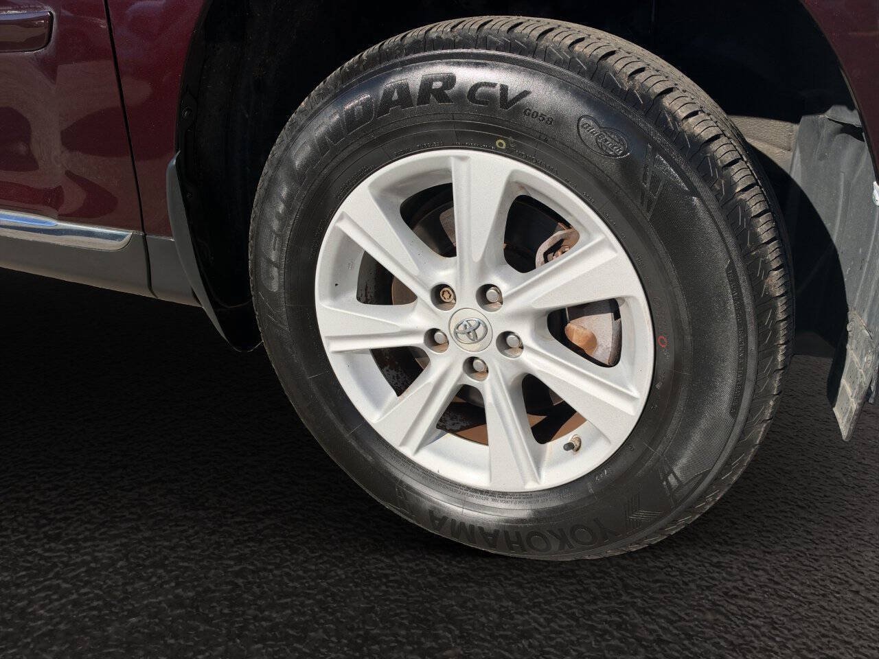 Used 2012 Toyota Highlander SE w/ Tow Pkg AWD/4WD image 21
