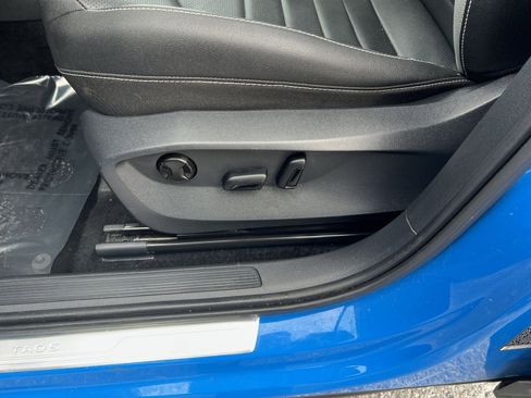 Used 2024 Volkswagen Taos SEL image 14