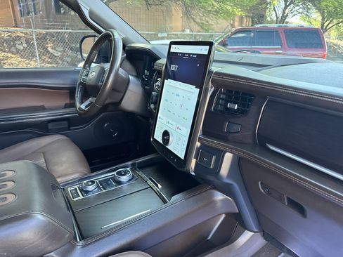 Used 2022 Ford Expedition Max King Ranch AWD/4WD image 18
