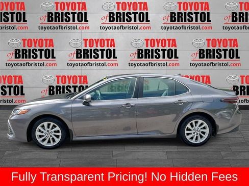 Used 2022 Toyota Camry LE w/ Convenience Package FWD image 6